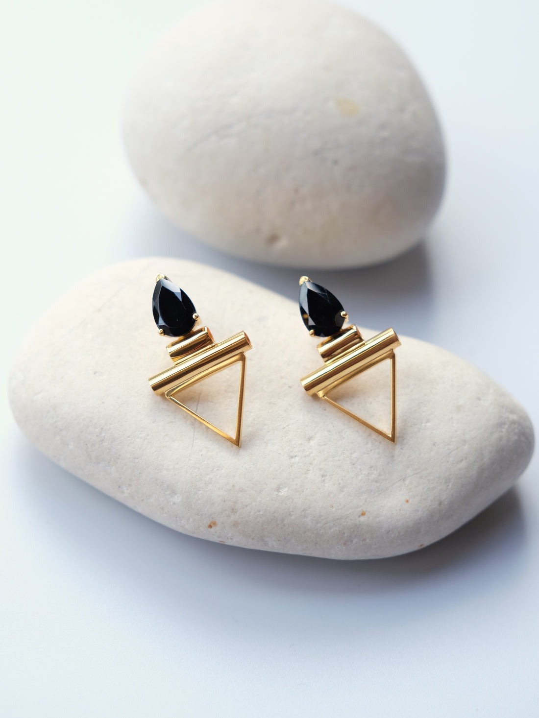 LISA Black Spinel Gold Earrings