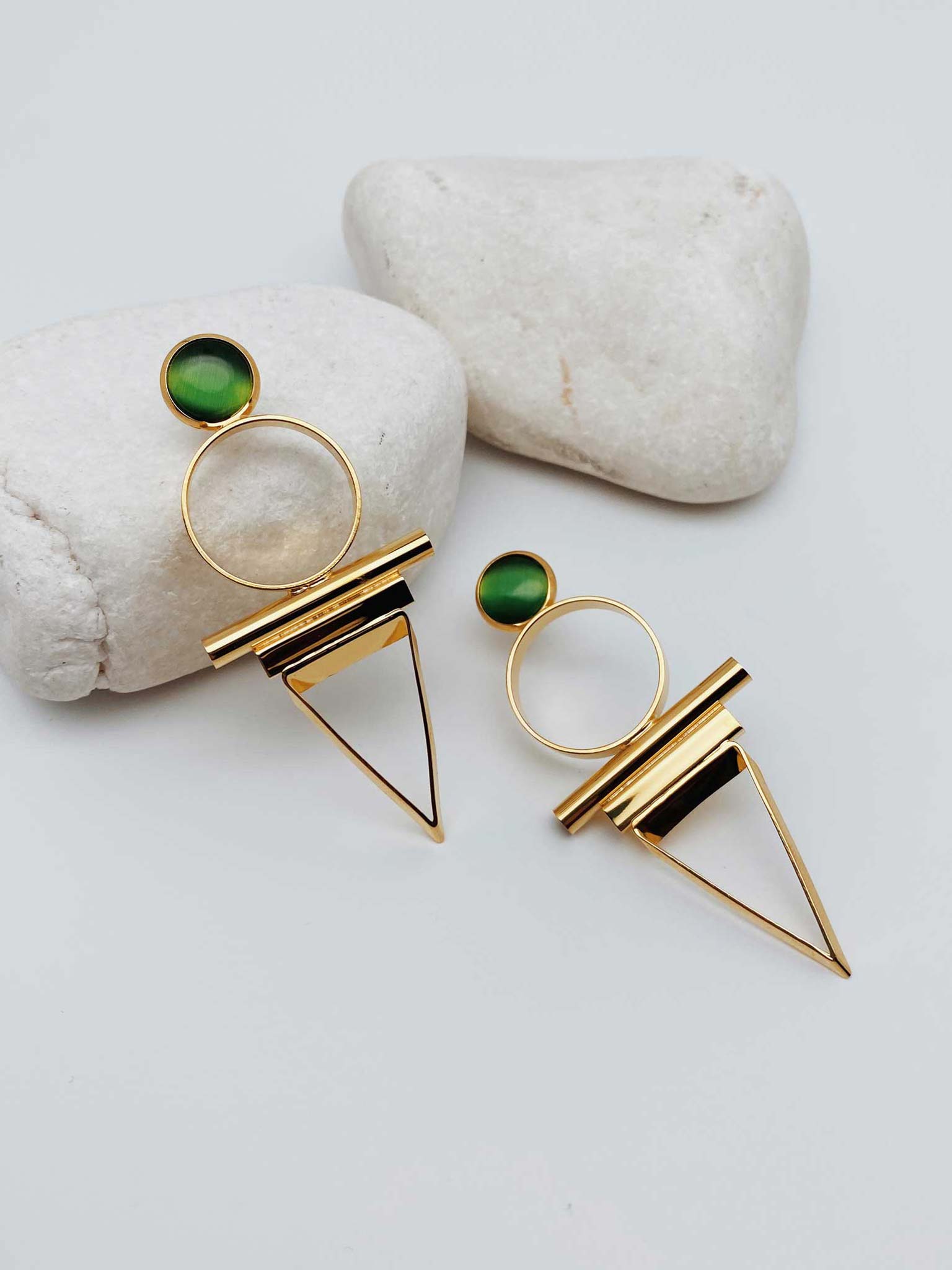 Earrings Brian Gold on stone