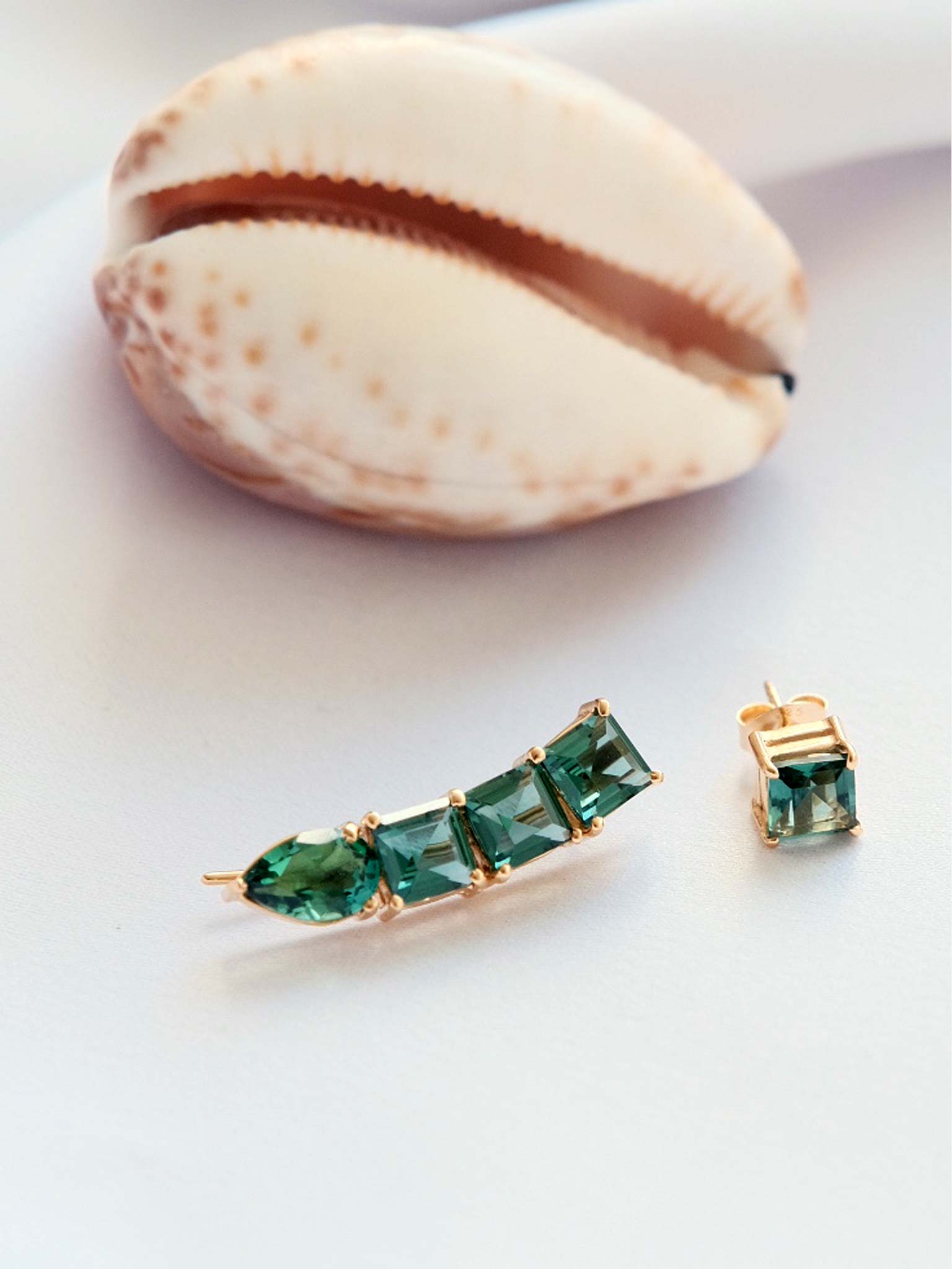GABRIELLA Green Quartz Gold Earrings