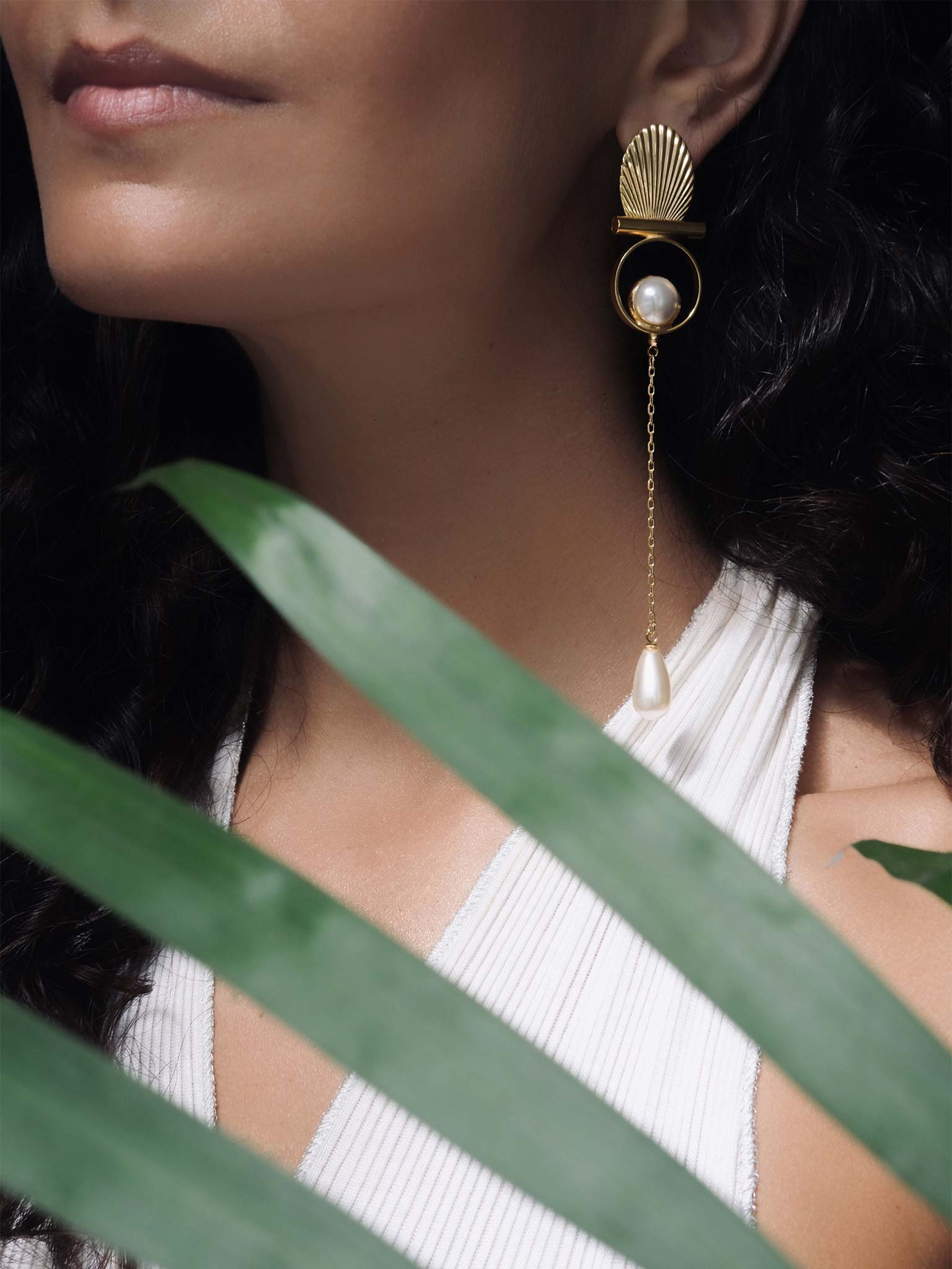 Earrings Leona Gold on model