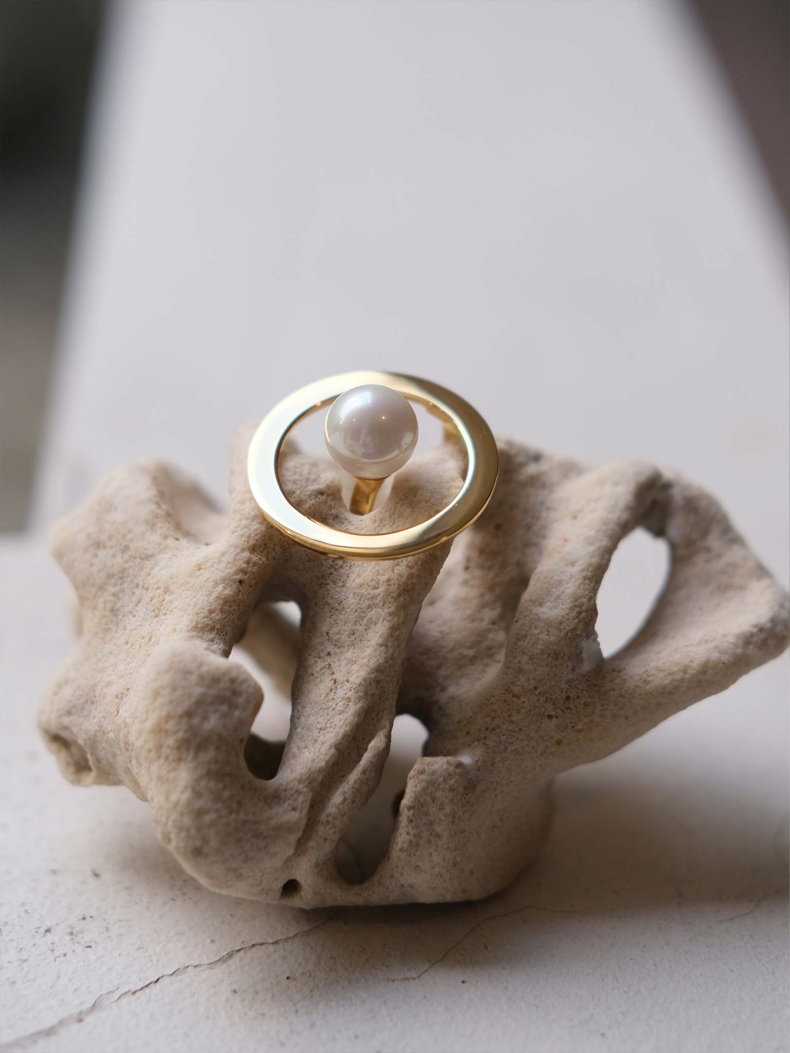 Ring Milena Gold on coral